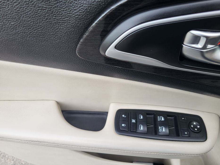 Продаж-Обмін Chrysler 200C