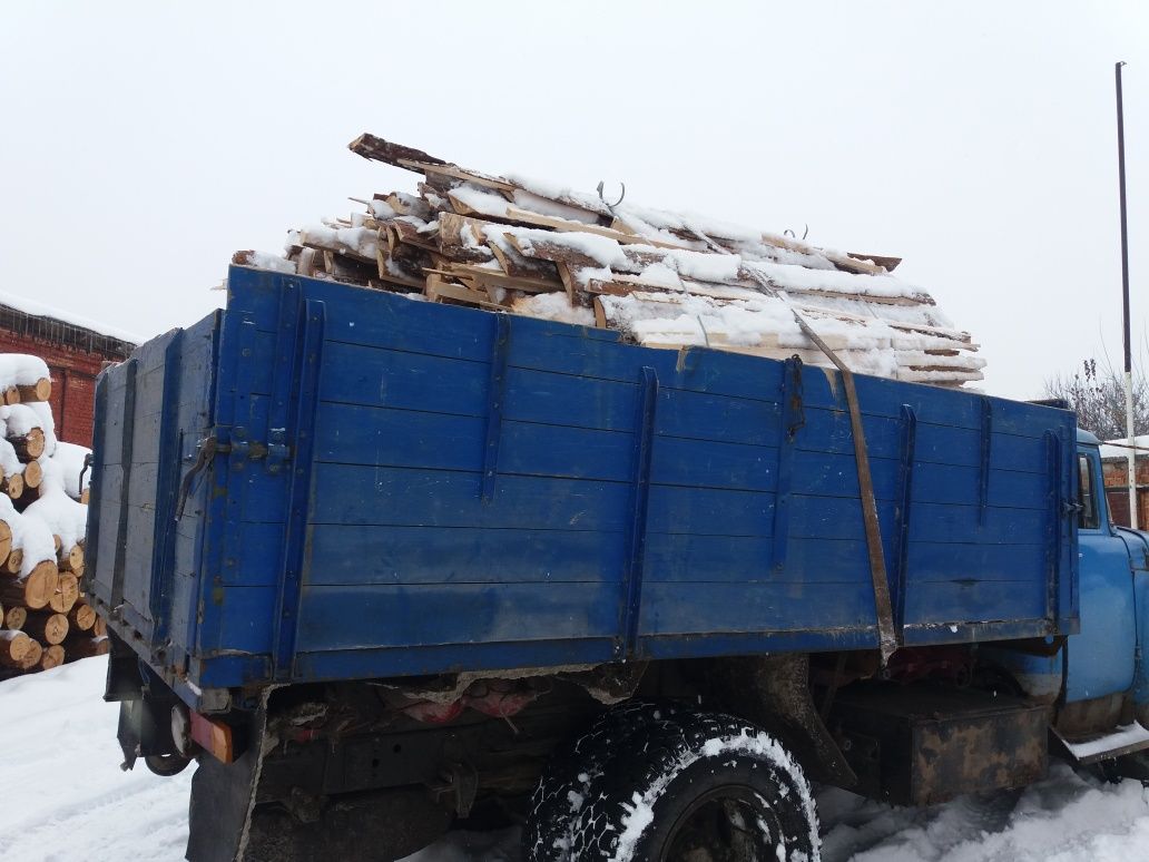 Дрова колоті укладені та обрізки з пилорами недорого