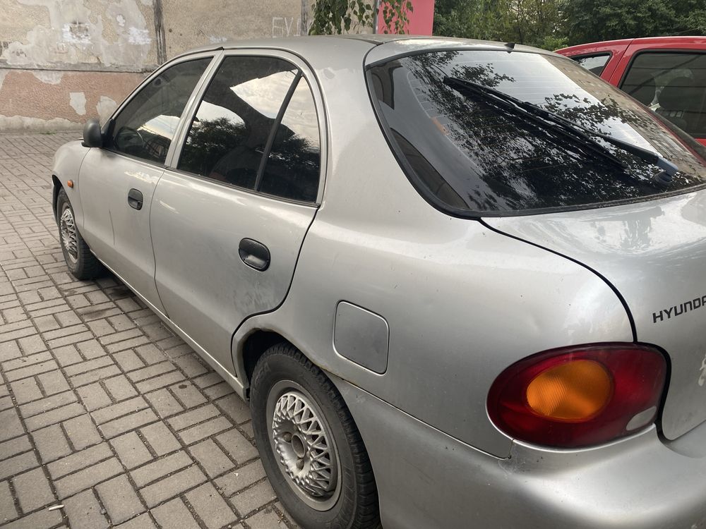 Hyundai accent 1,3 бензин