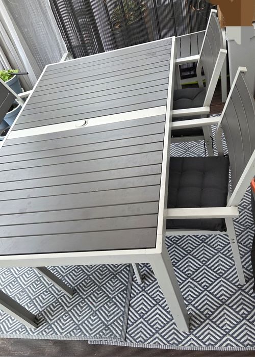 Stół + 4 krzesła + ławka + poduszki zestaw Sjalland