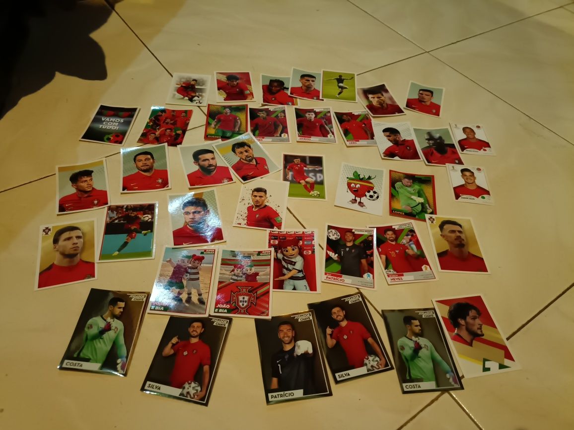 Cartas e autocolantes jogadores