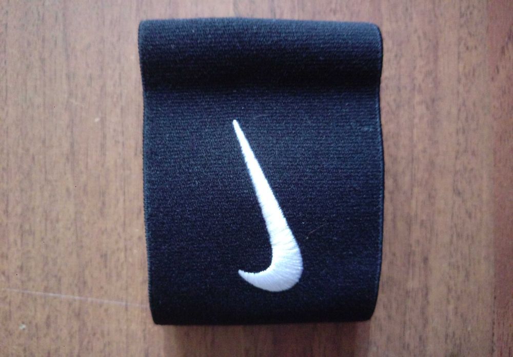 Nike резинка на липучці чорна для тренувань