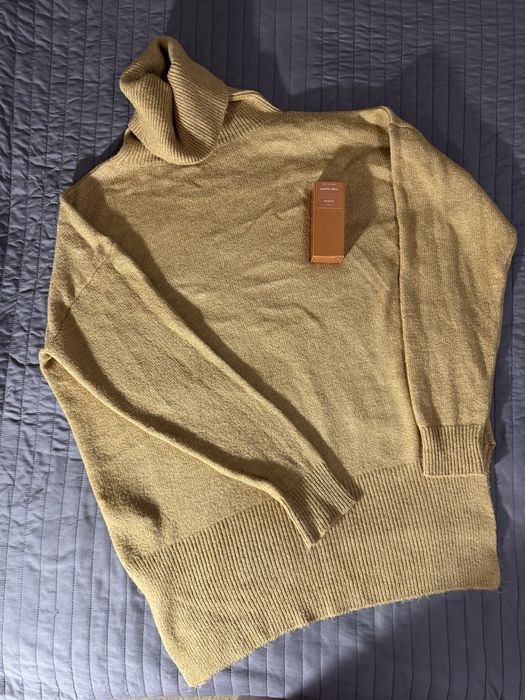 Светр подовжений з довгою горловиною oversize