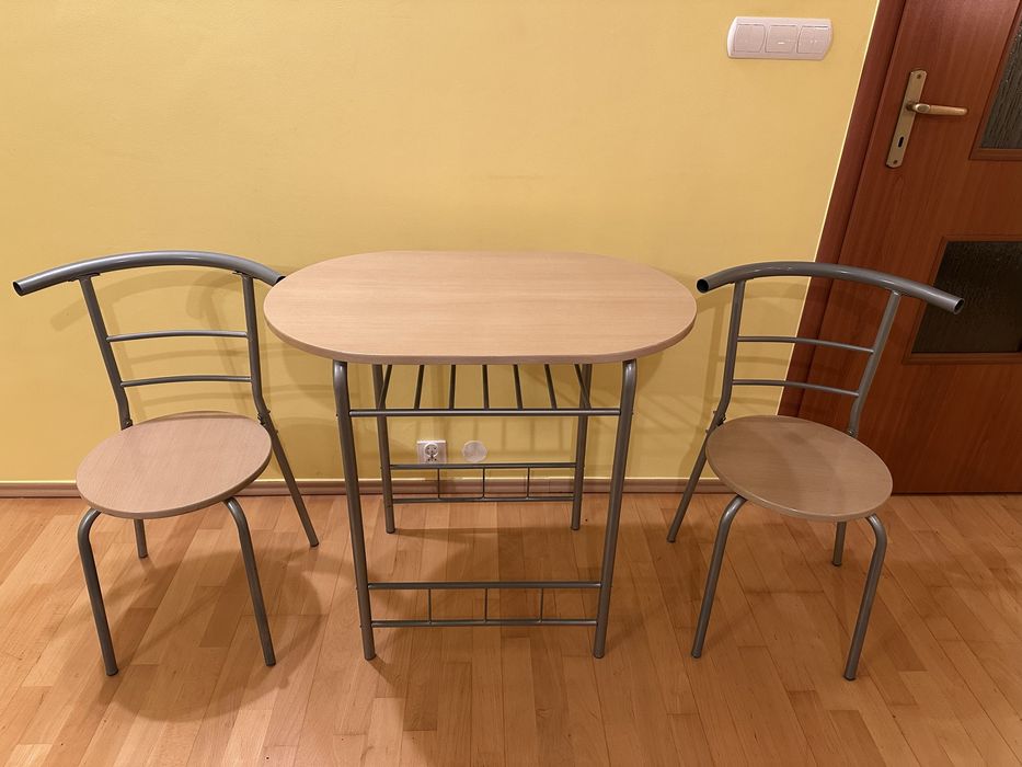 Zestaw mały stolik kuchenny + 2 krzesła