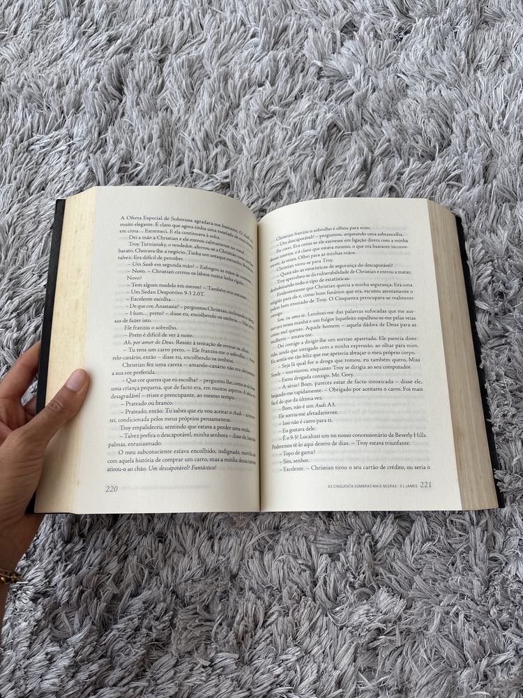 Livro as Cinquenta Sombras Mais Negras II