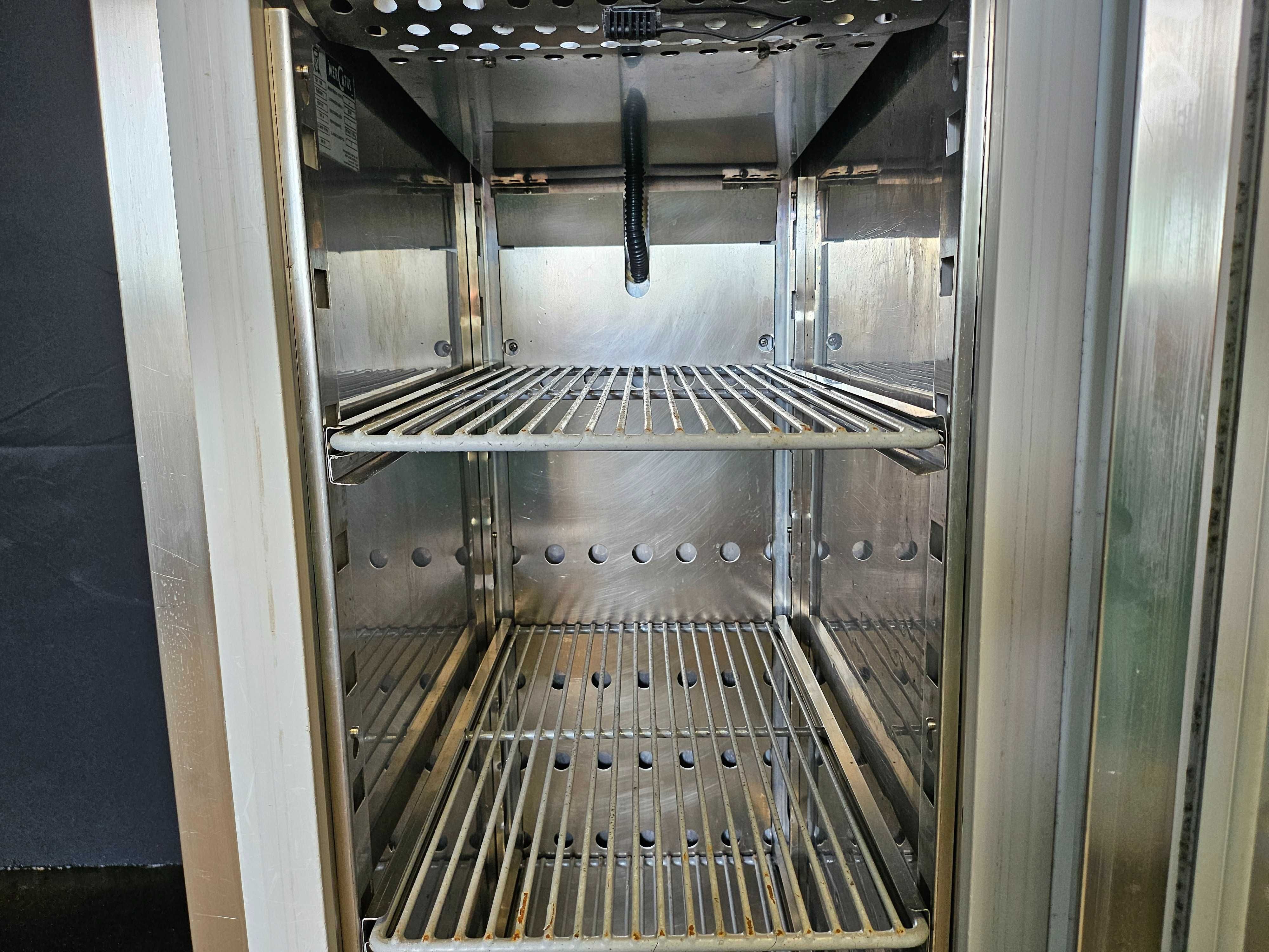 Frigorífico em inox para tabuleiros GN
