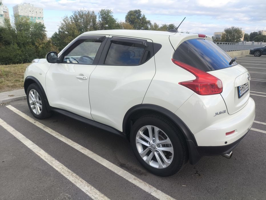 Продам Nissan Juke 1.6 turbo SV AWD 2011