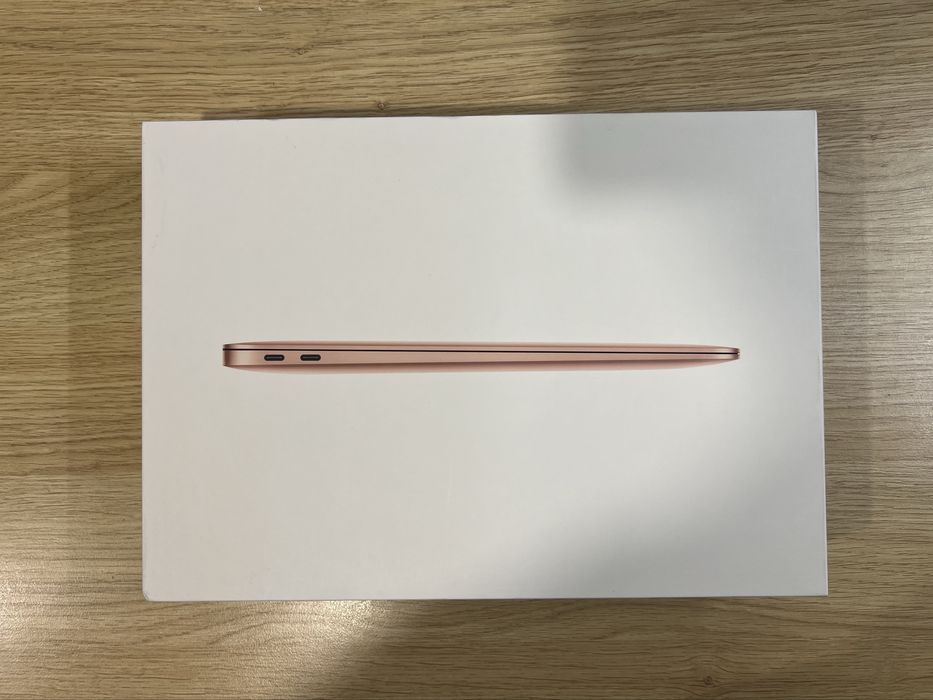 Оригінальна  коробку для MacBook Air
