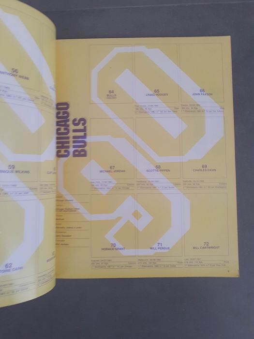 Caderneta cromos NBA 90 (vazia)