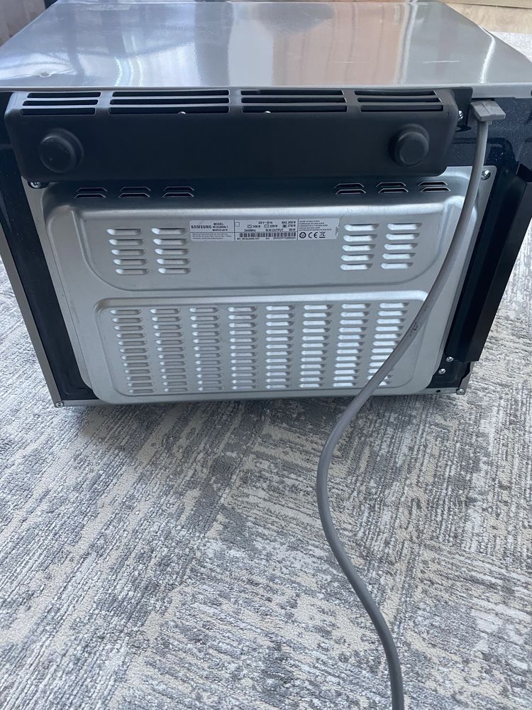Мікрохвильова піч Samsung MC35J8088LT