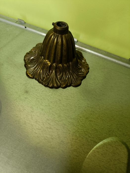 Rozeta podsufitowa z żyrandola PRL