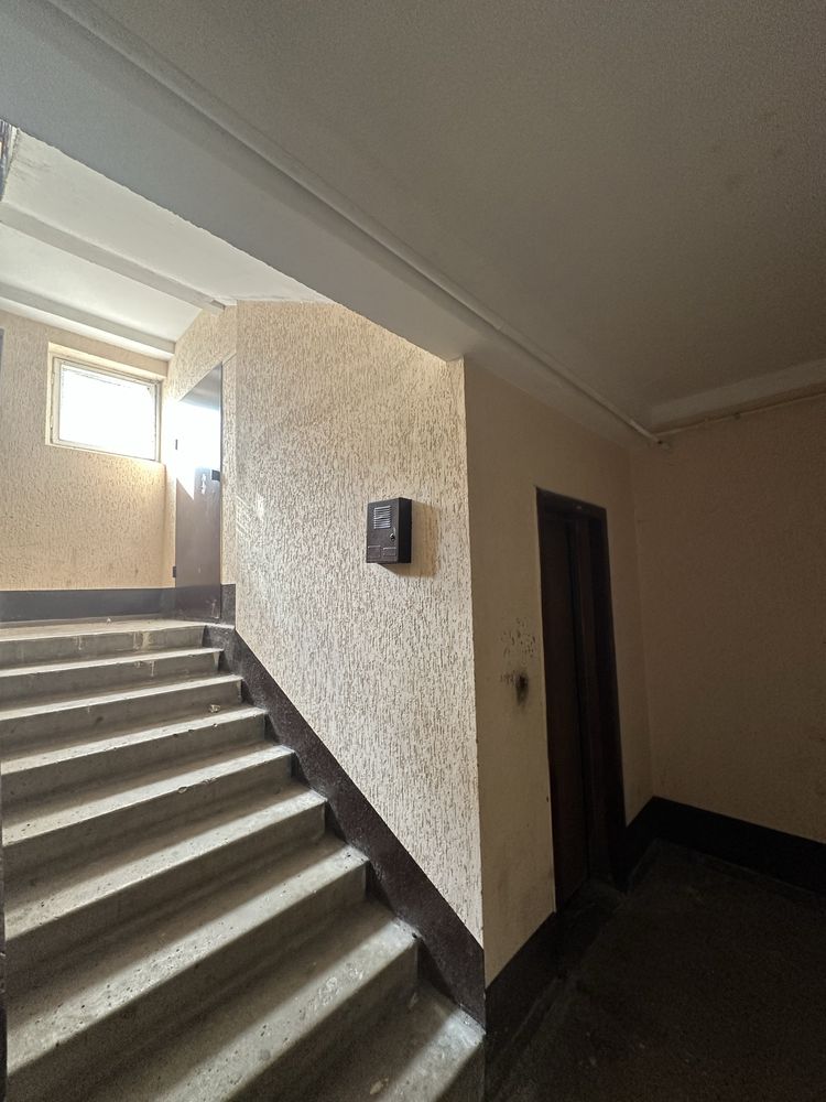 Продам 3к кв м-н Солнечный 13(возле АТБ)