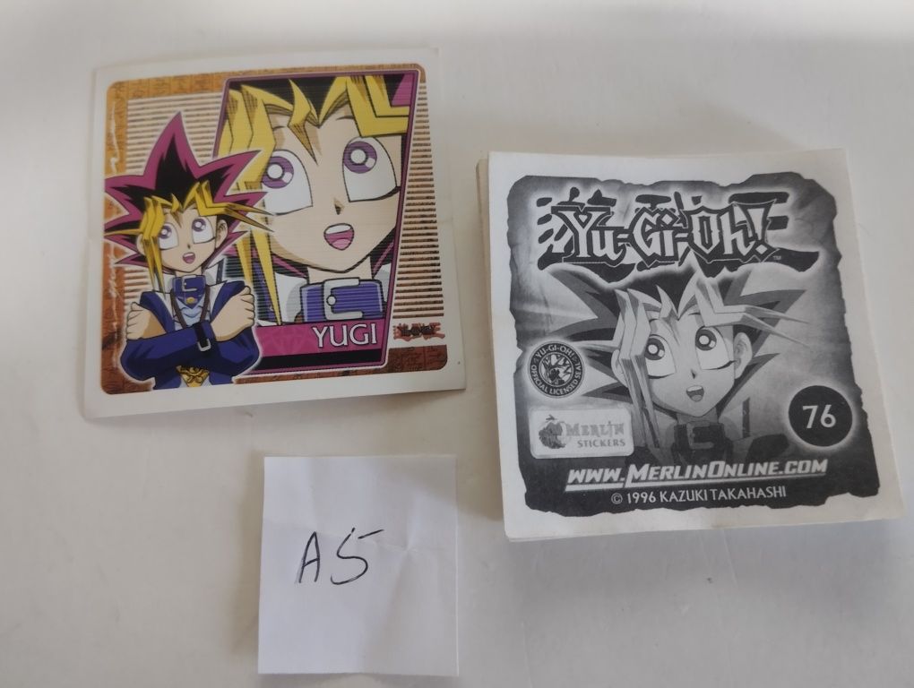 Cromos de várias coleções de banda desenhada