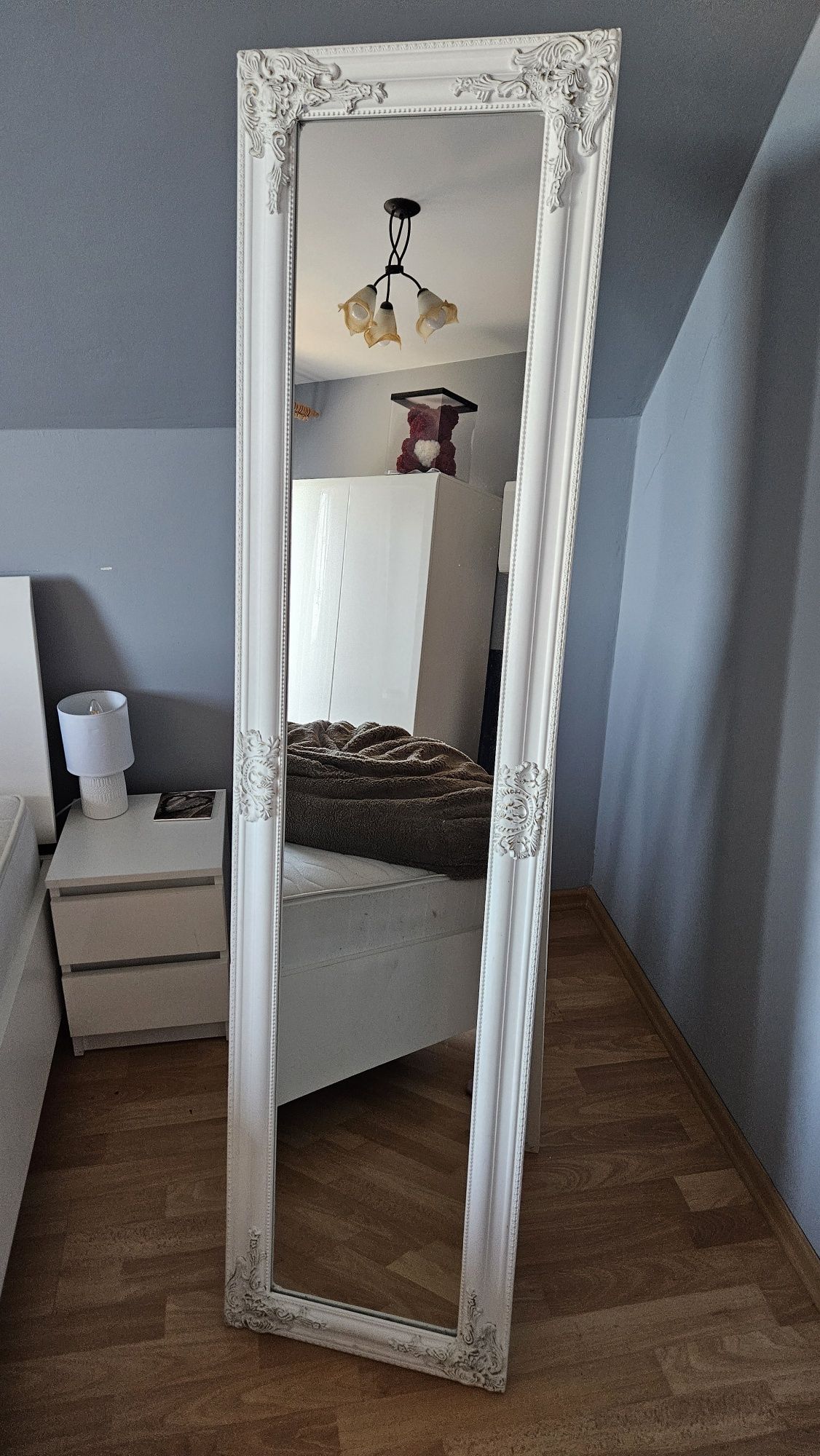 Sprzedam białe lustro