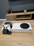 Xbox series s | Dwa pady | Stacja ładująca