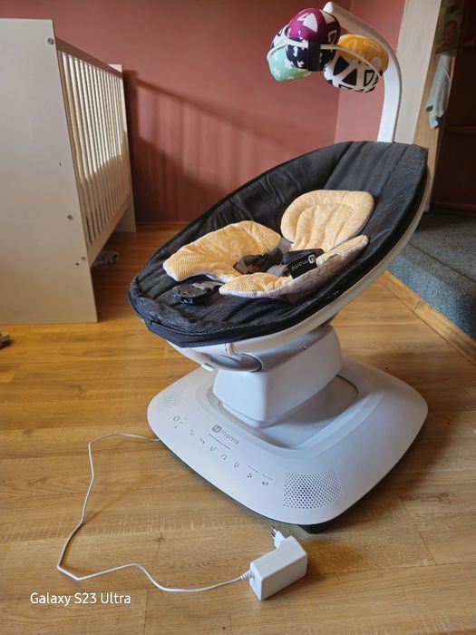 Bujaczek 4moms MamaRoo Classic Black + wkładka dla noworodków