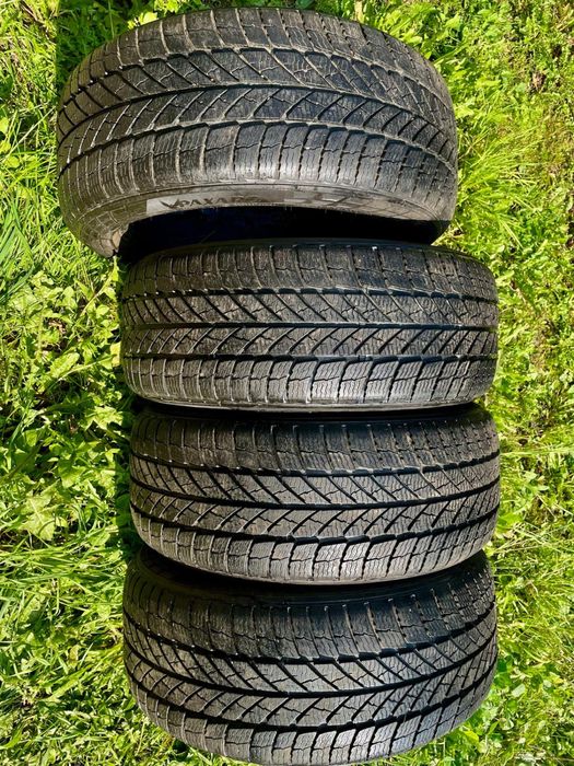 4x Opony zimowe 215/50 R17 Paxaro