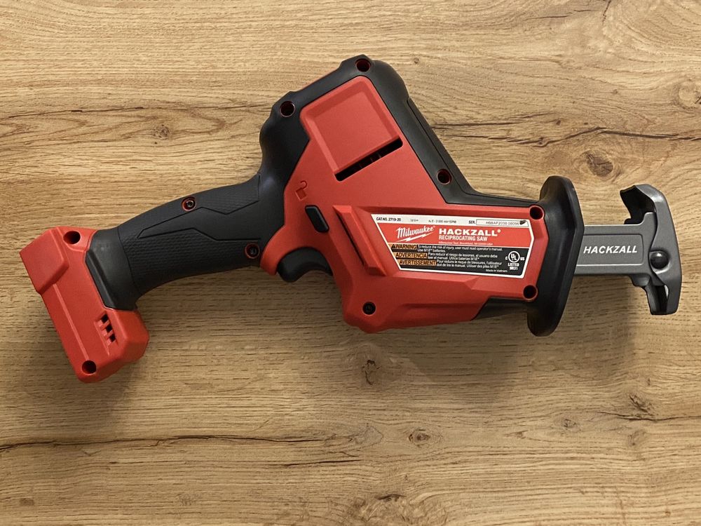 Бесщеточная сабельная пила Milwaukee M18 2719-20 FUEL™