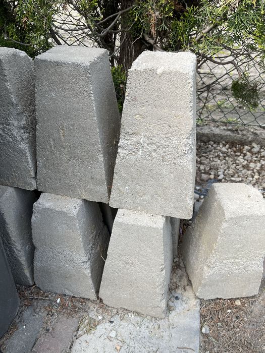 Słupki betonowe / legary