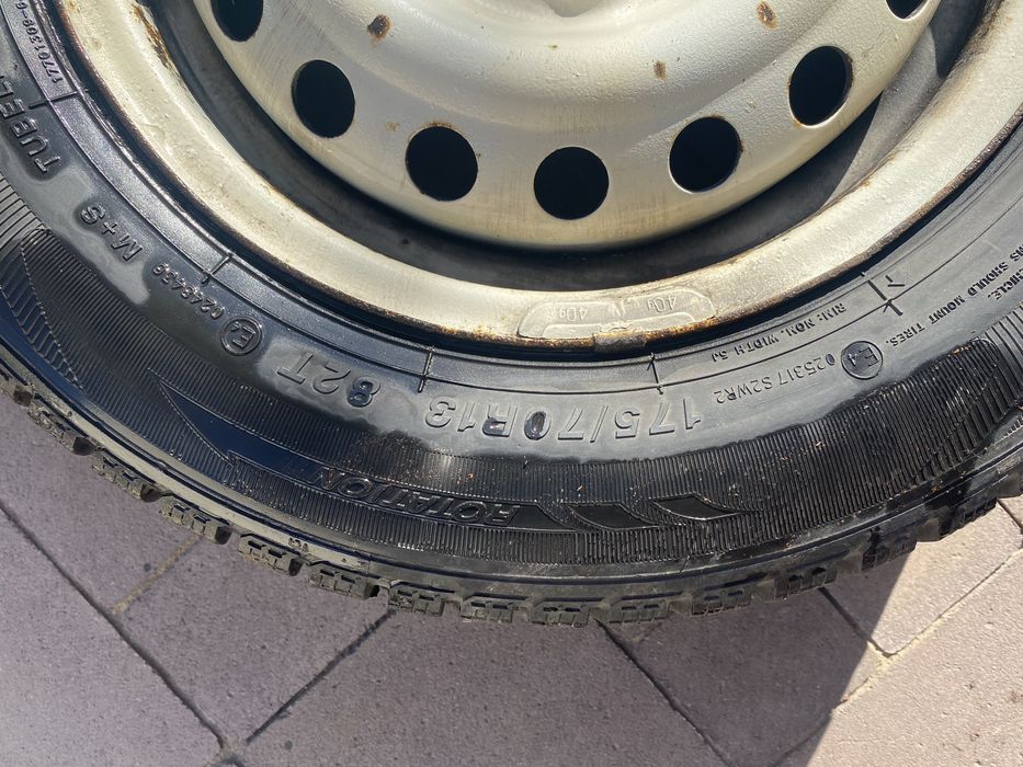 Продам комплект зимової резини на дисках. 175/70/R13 82T