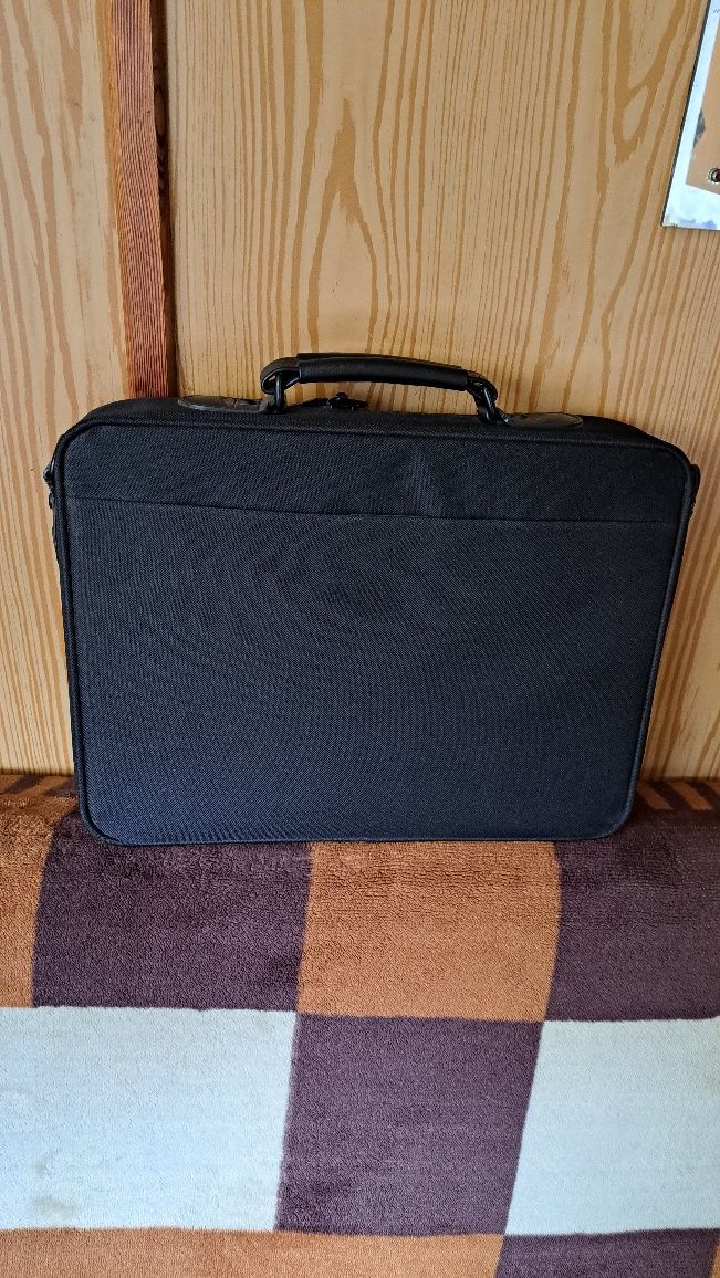 Torba na laptopa czarna