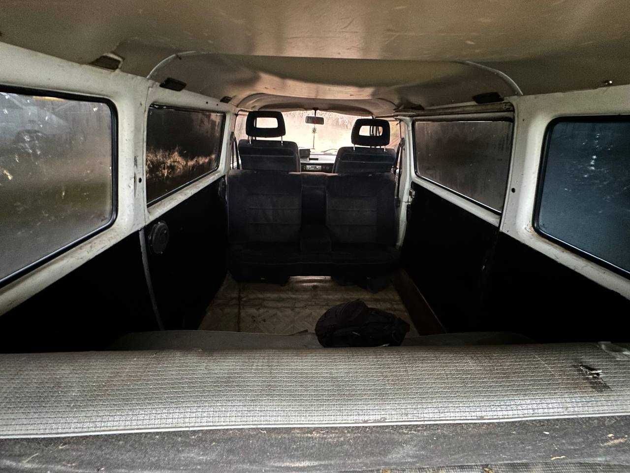 Volkswagen Caravelle Transporter 8+1 пасажир в хорошому стані