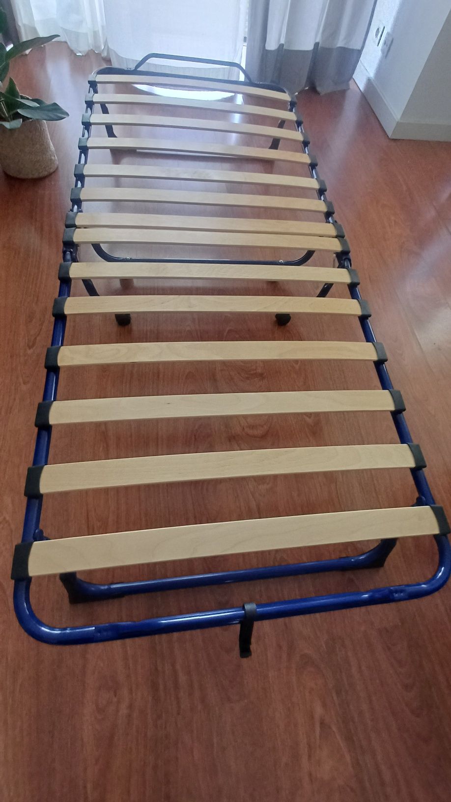 Cama de Hóspedes IKEA