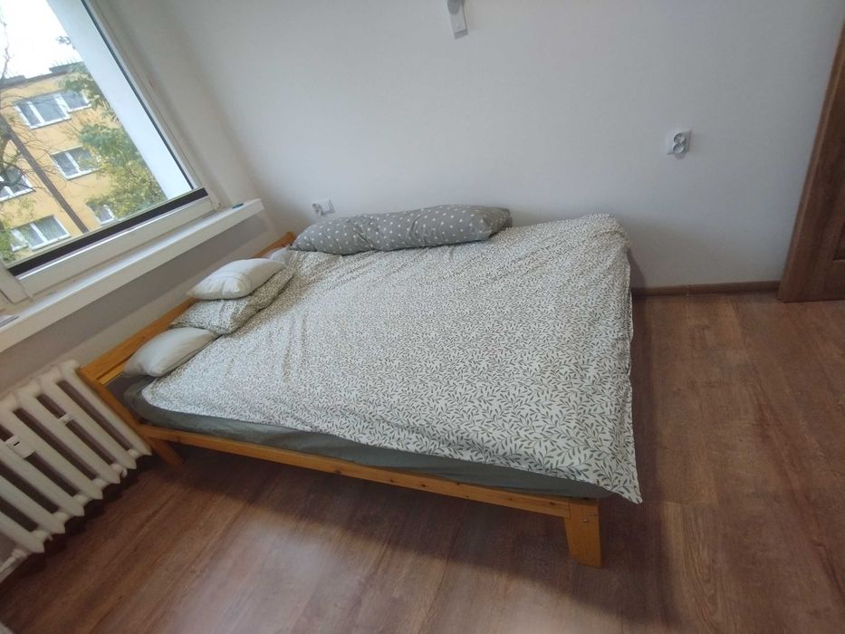 Łóżko drewniane 140x200 z bardzo wygodnym materacem!