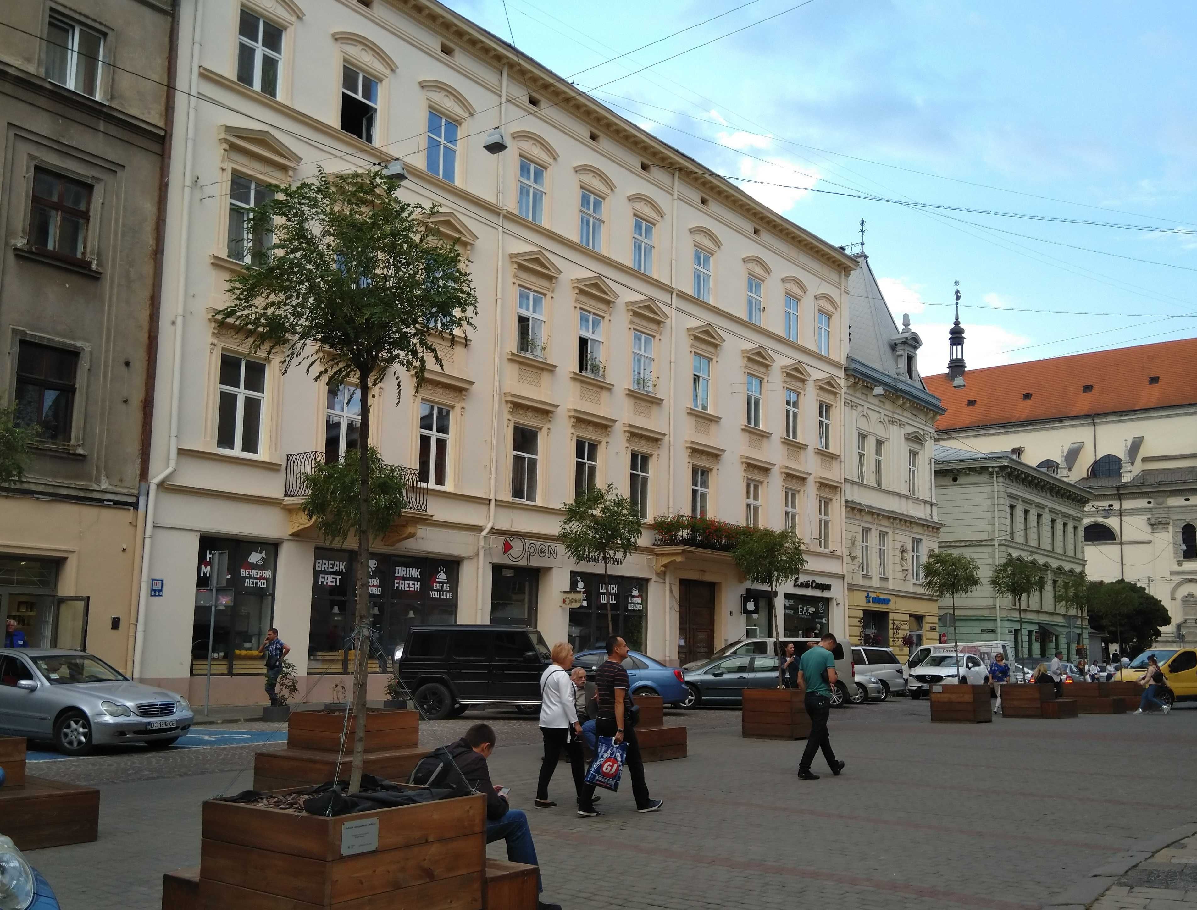 Оренда приміщення в центрі по вул. Театральна 7.