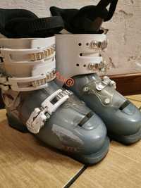 Buty narciarskie dziecięce junior Atomic 22,5 cm rozmiar 35