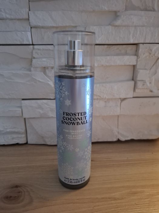 Frosted Coconut Snowball Bath & Body Works