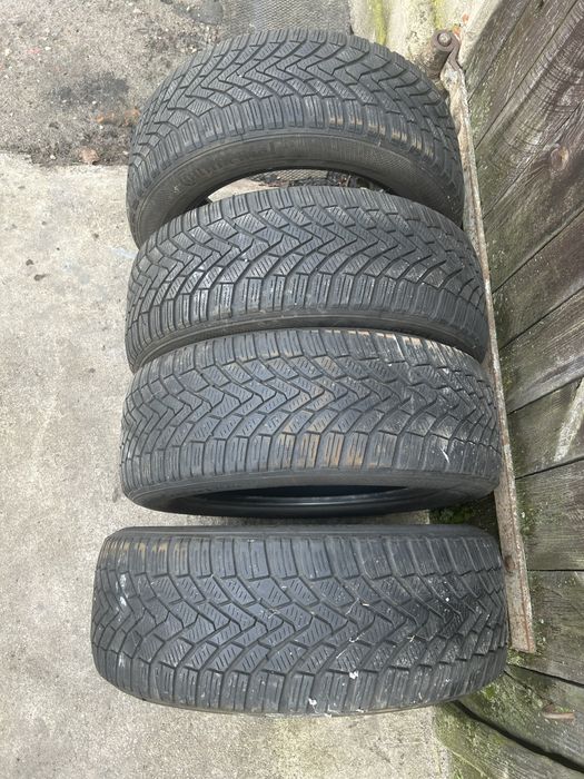 Opony zimowe 205/55/16 Continental