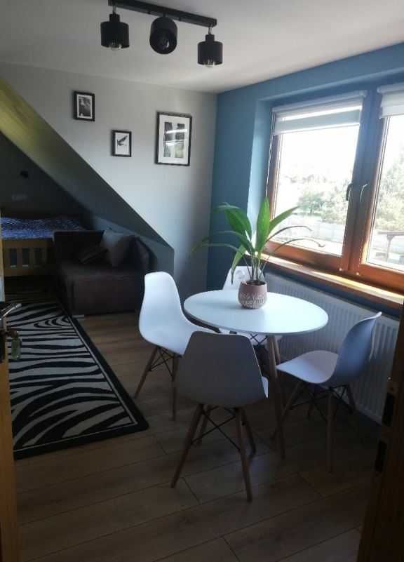 Zestaw Skandynawski 4 szt Krzesła Białe ENZO STÓŁ OKRĄGŁY 80 cm BIAŁY