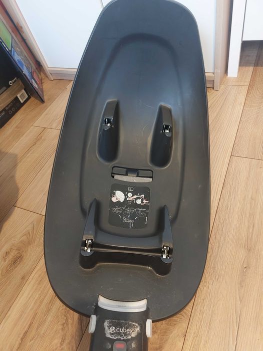 Baza cybex i 2 foteliki