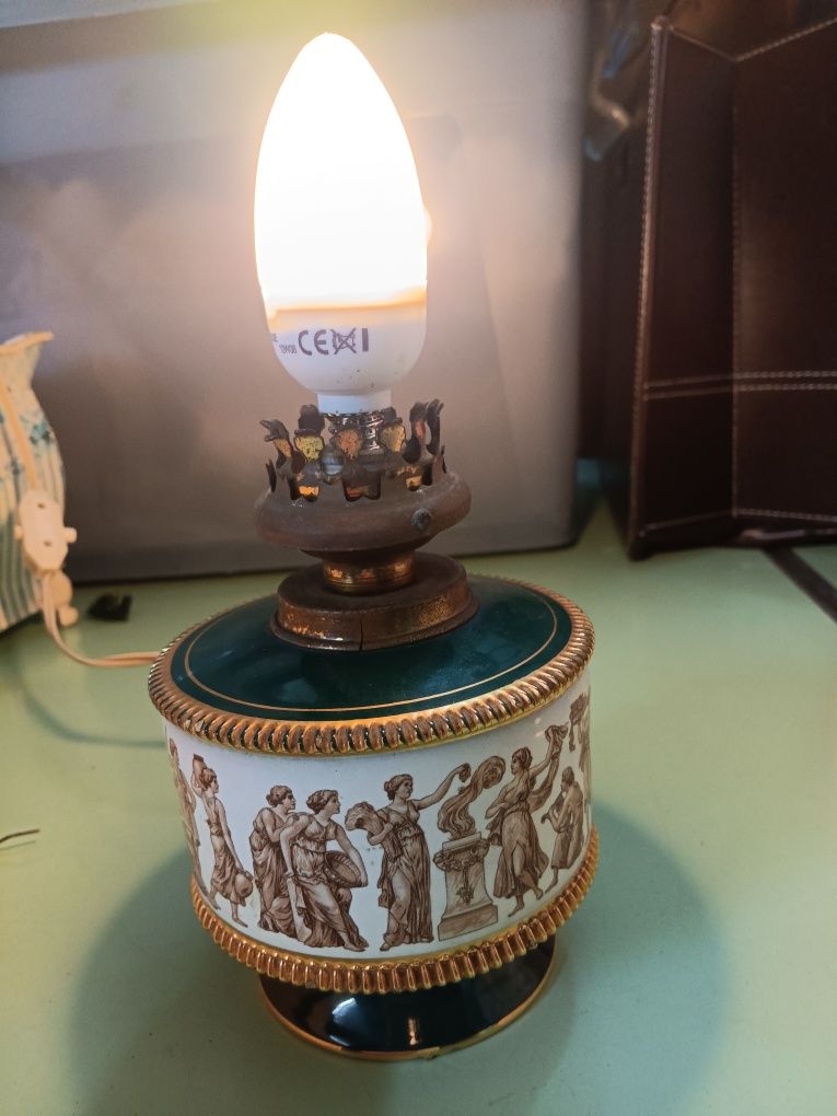 Pequeno candeeiro antigo Hand made Italy