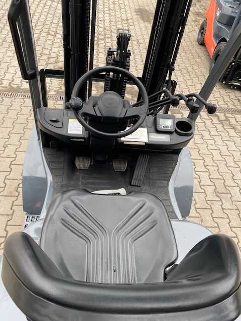 Wózek widłowy Toyota 02-8FGF25, 2,5t, LPG, 2018r, Triplex 4,7m, UDT
