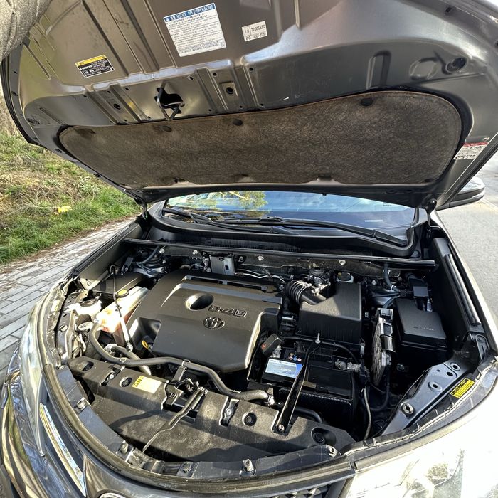 Toyota rav4  2013 года