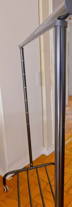 Barão de roupa preto