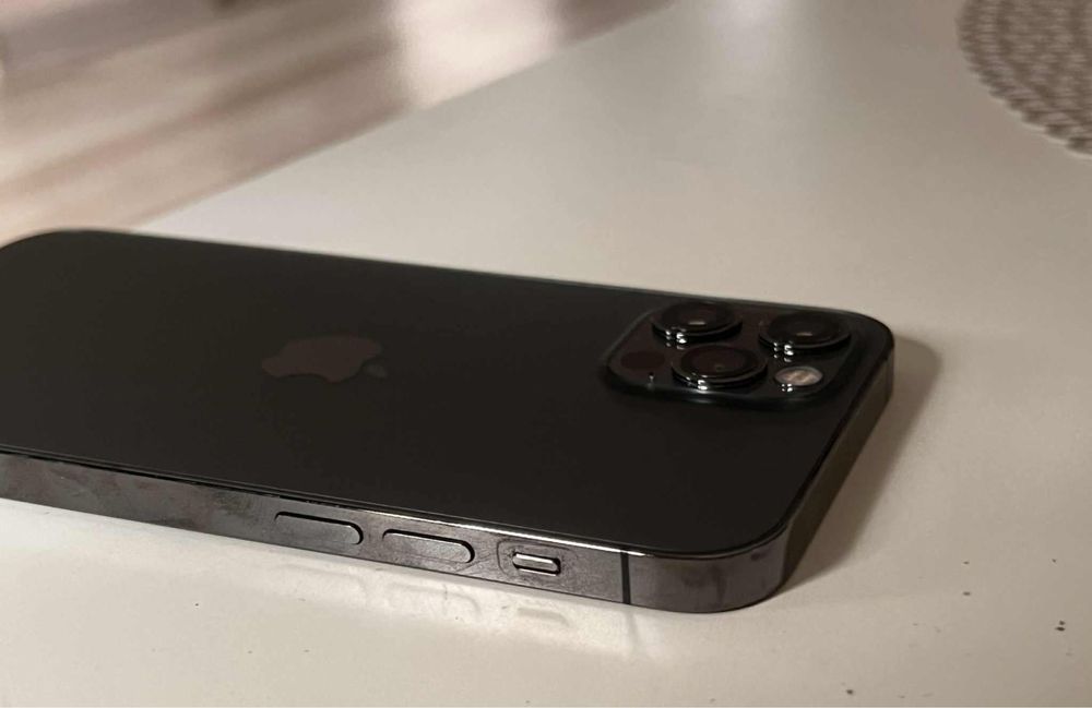 Iphone 12 pro w stanie idealnym