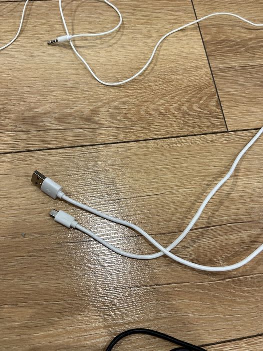 SPRZEDAM Kable / Słuchawki / Ładowarki / OPIS