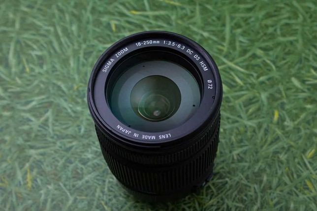 Об’єктив SIGMA 18-250 mm для Canon / DC OS f/3.5-6.3 HSM