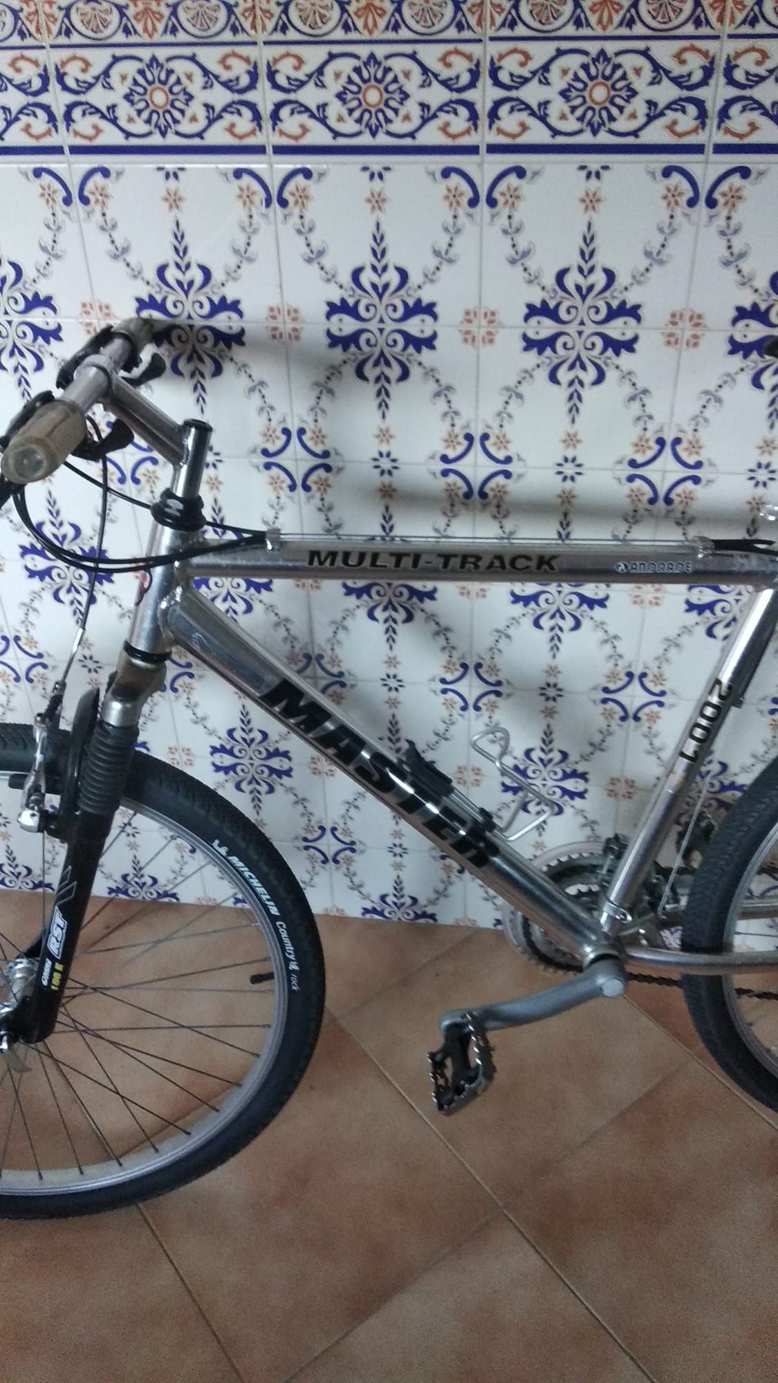 Bicicleta com pouco uso