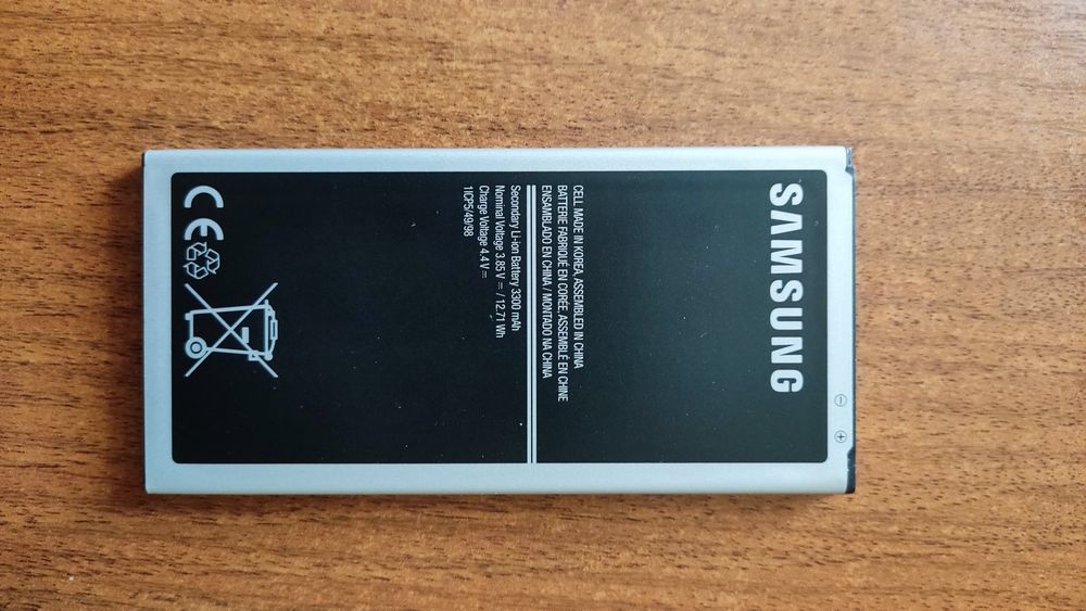 Телефон Samsung J7