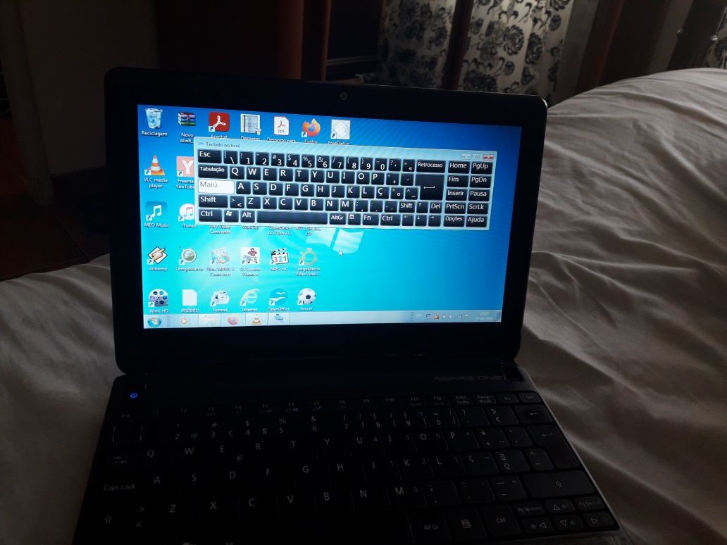 2 x notebook Acer Asphire one D270 ,bom estado geral , vendo ou troco