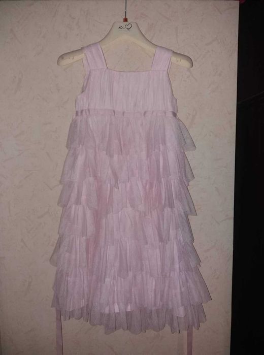 Святкова сукня на 7 років. Підійде на випускний в садочок.