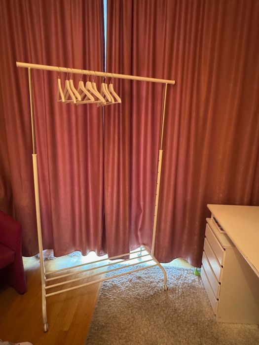 Вешалка напольная для одежды , белая