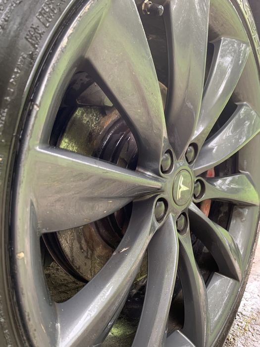 R 19 з зимовою резиною R21 Tesla S, X 5/120 комплект 550