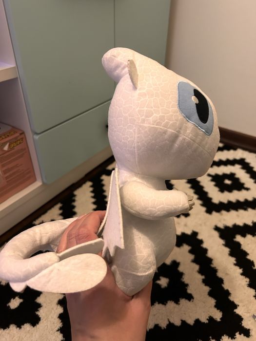 Biala furia szczerbatek- wydaje dźwięki