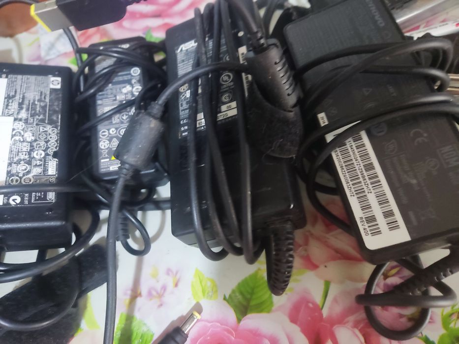 Продам зарядки к ноутбукам.асус хп .делл .леново