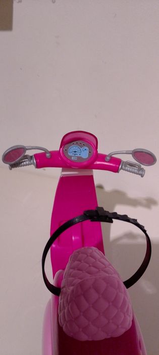 Mota da Barbie bom estado